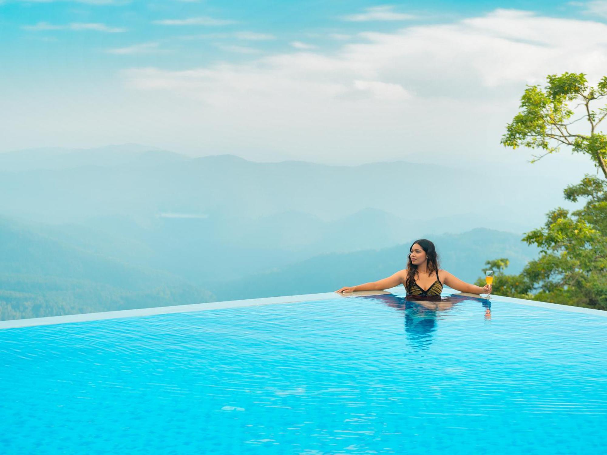 Le Montfort Resort ムンナール エクステリア 写真