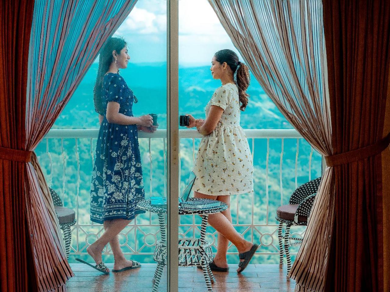 Le Montfort Resort ムンナール エクステリア 写真