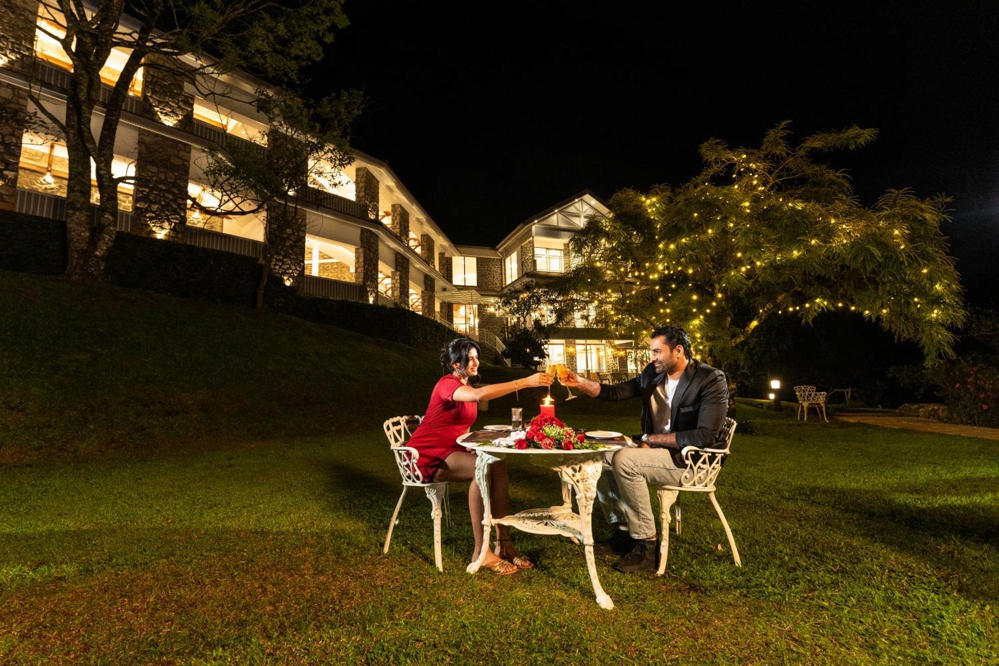 Le Montfort Resort ムンナール エクステリア 写真