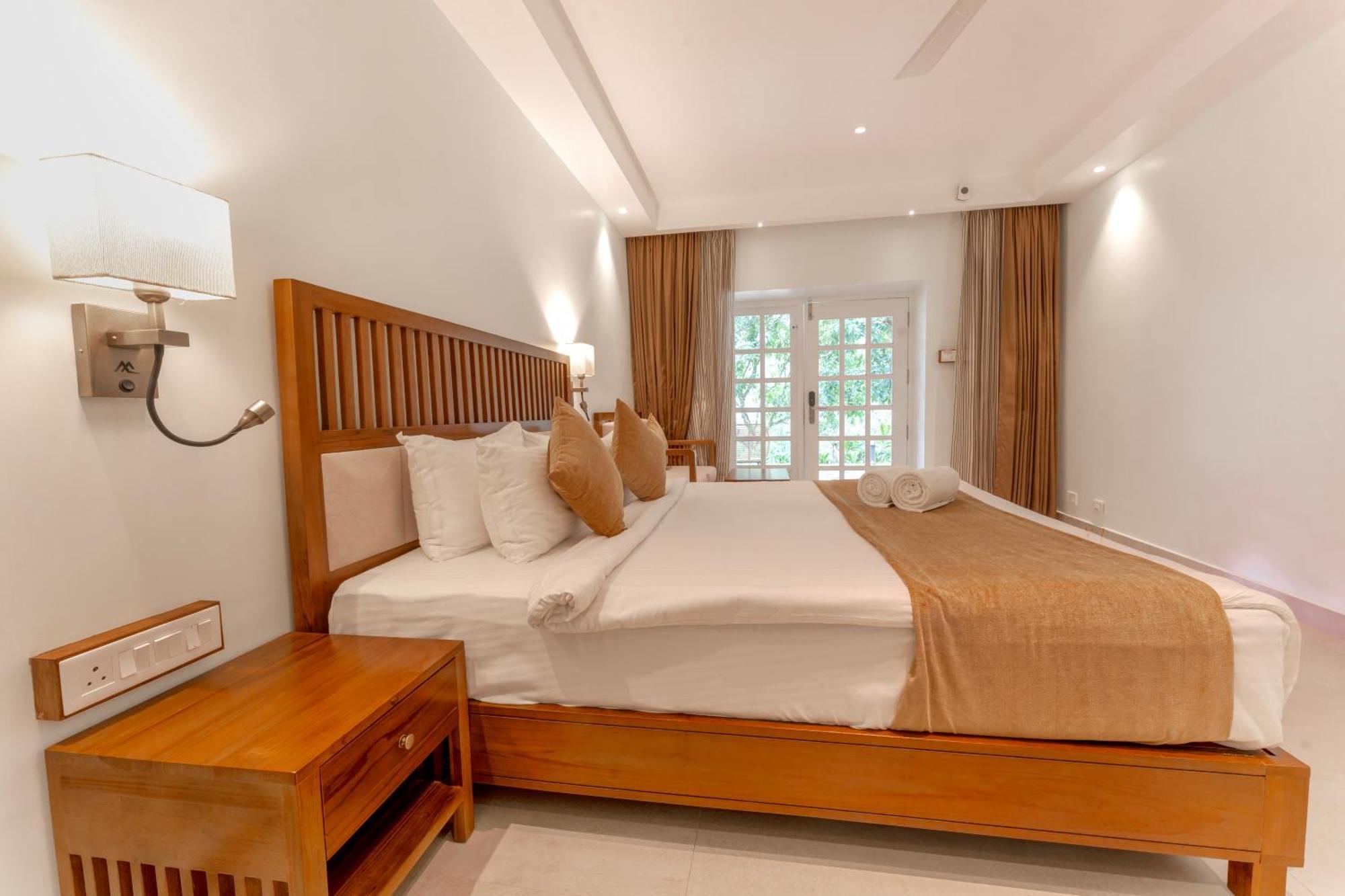 Le Montfort Resort ムンナール エクステリア 写真