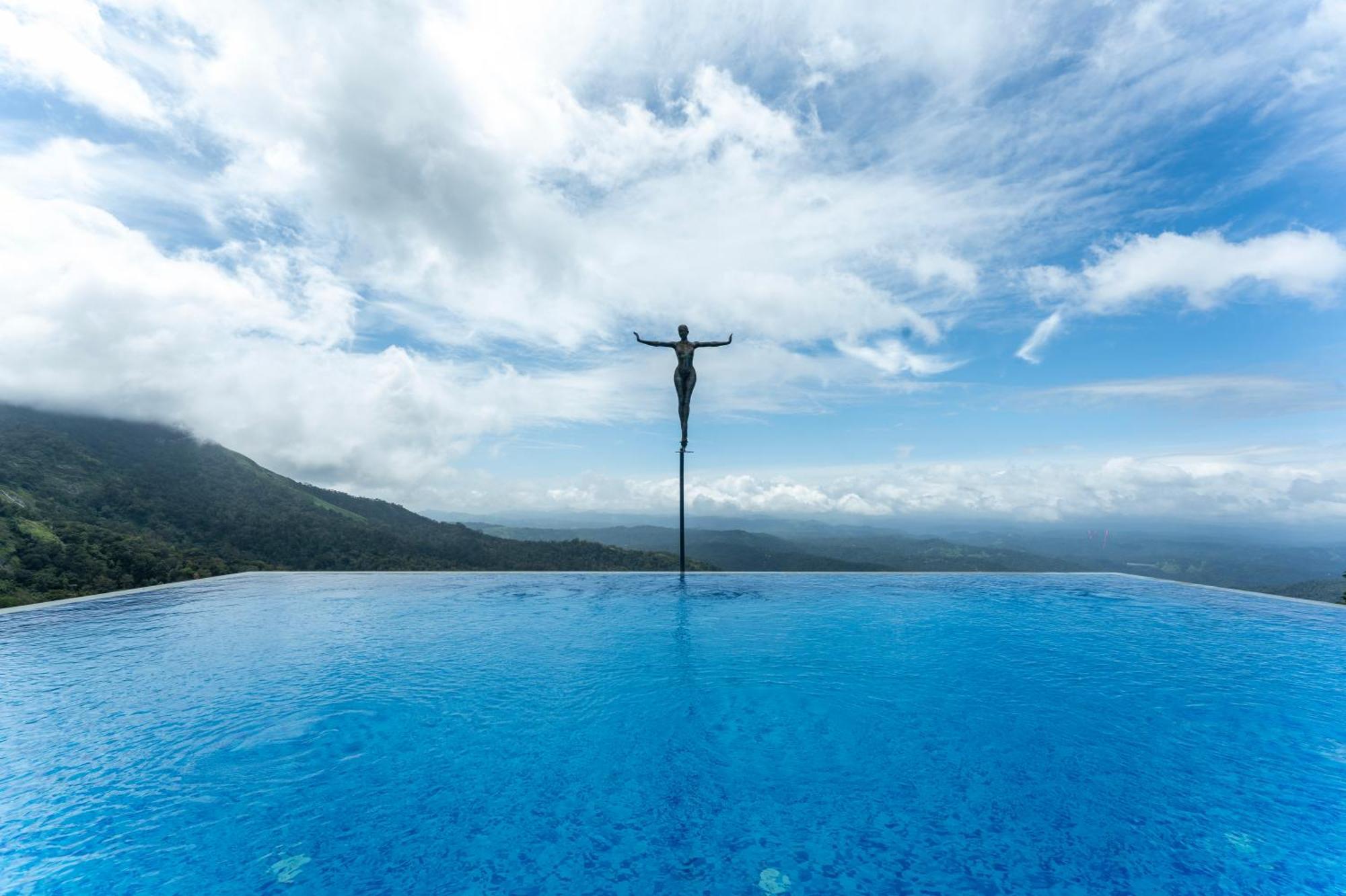 Le Montfort Resort ムンナール エクステリア 写真