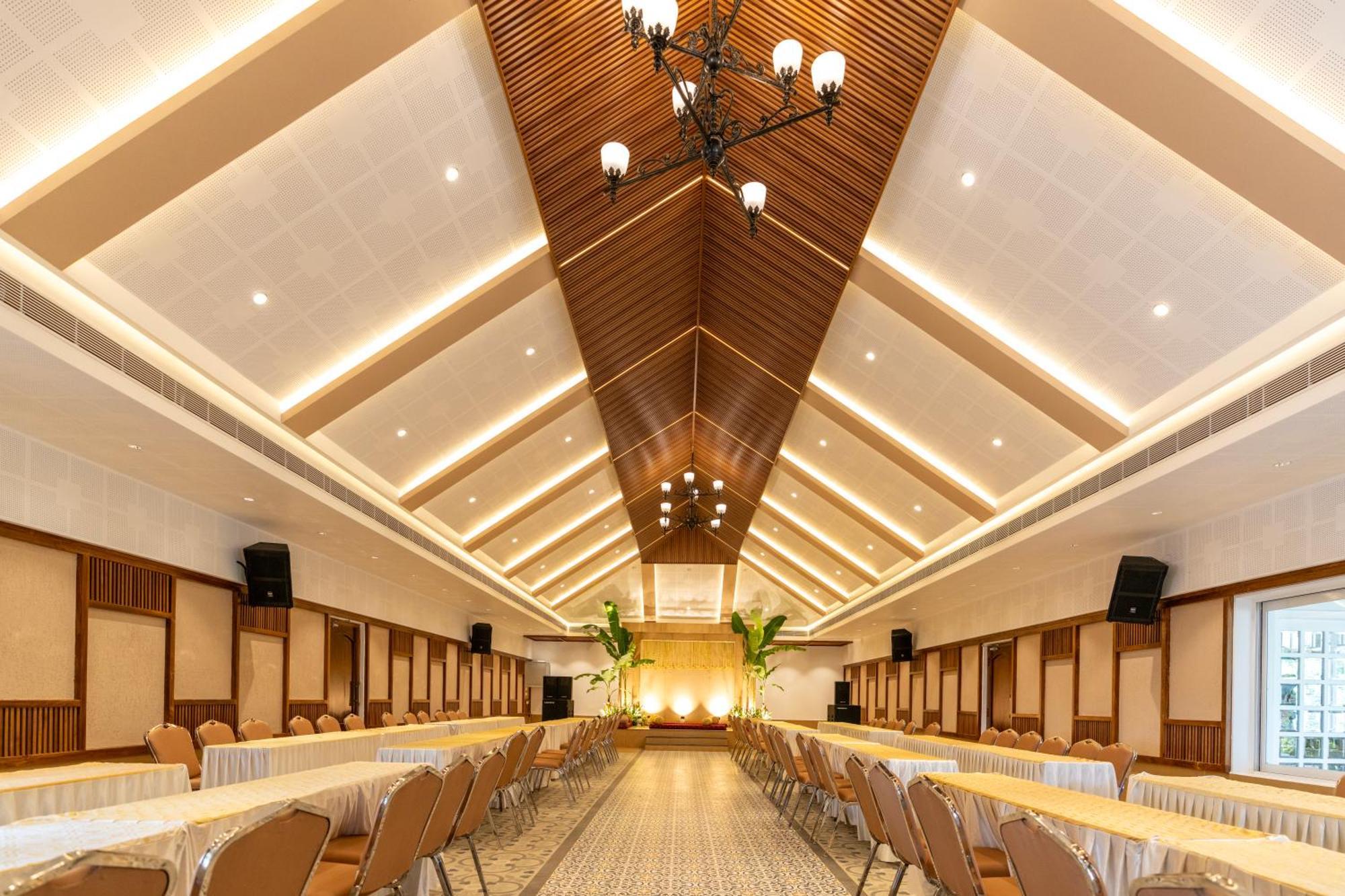 Le Montfort Resort ムンナール エクステリア 写真