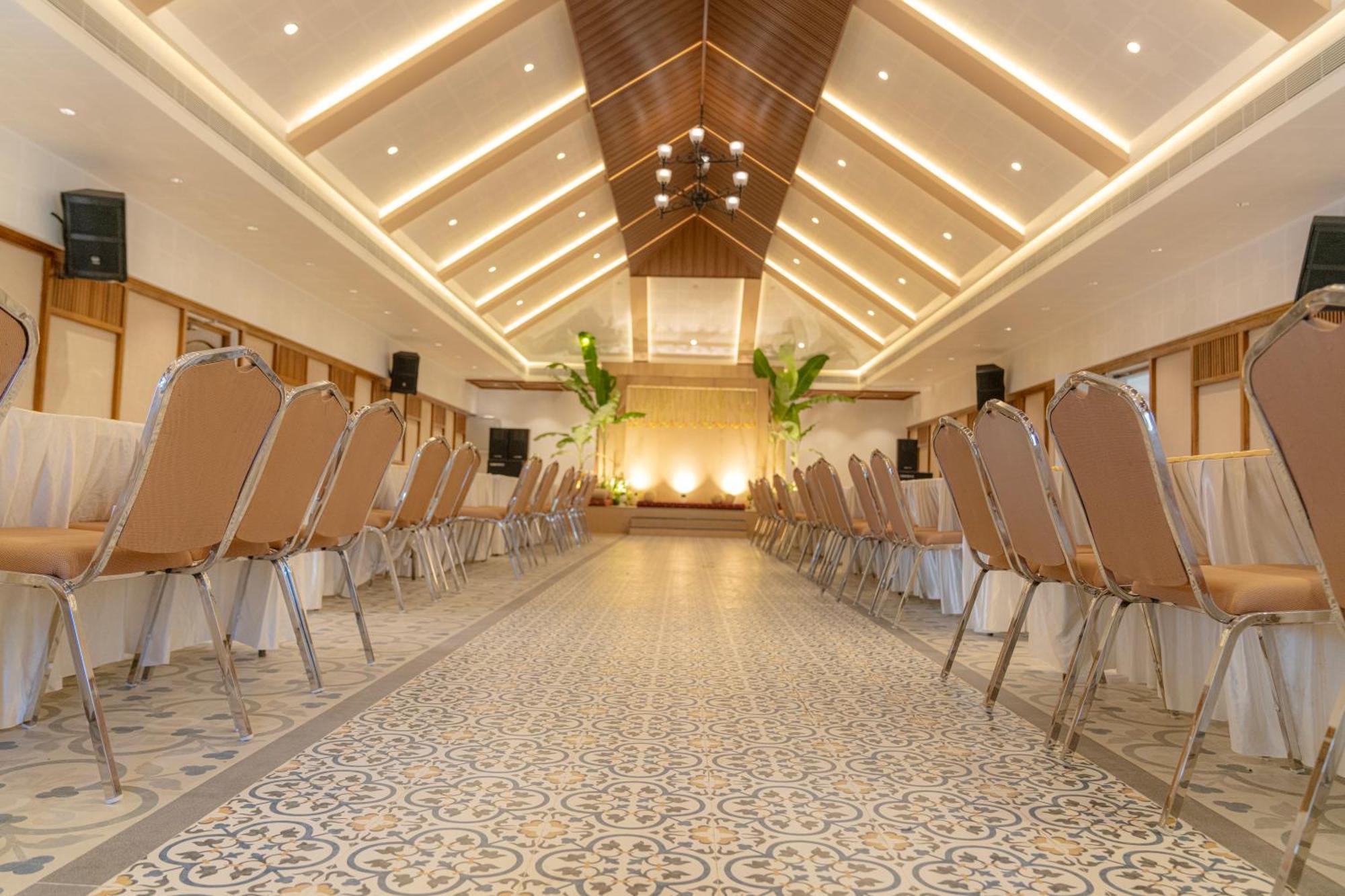 Le Montfort Resort ムンナール エクステリア 写真